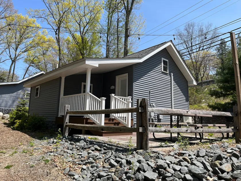Lake Wallenpaupack Lakeside Cabins - Janes 14 - Image 1