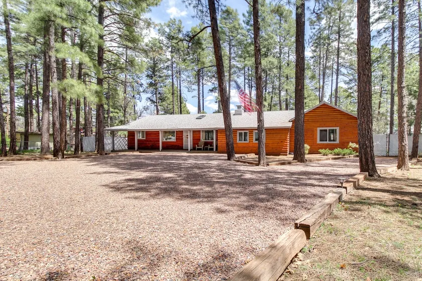 Pinetop-Lakeside Cabin, Walk to Woodland Lake Park - Image 1