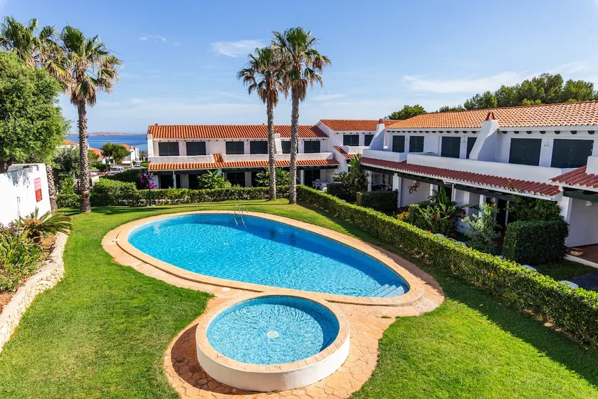 Maison de vacances \"Maison Menorca\" avec vue sur la mer, piscine partagée et Wi-Fi - Image 1