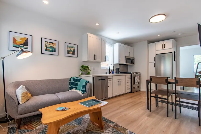 2bdrm New Build in Central Location - Image 1