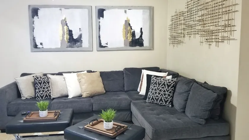 Glam 2 Bedroom Apartment Close to NSU in Cooper City - Image 1