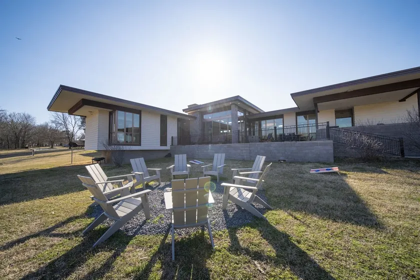 Corporate*Hot Tub•20 Acres•King Beds•Firepit•Views - Image 1