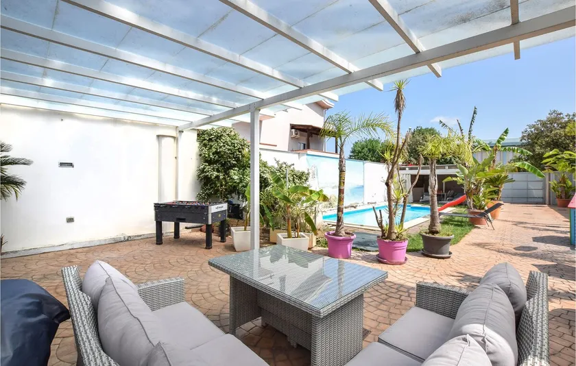 Villabel Holiday Home - Image 1