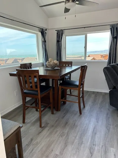 Private Cabin 21 with Jacuzzi Pet Friendly - Image 1