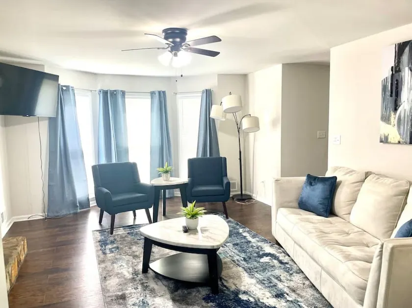 Getaway Home, Huge Yard and Smart TVs in All Rooms - Image 1