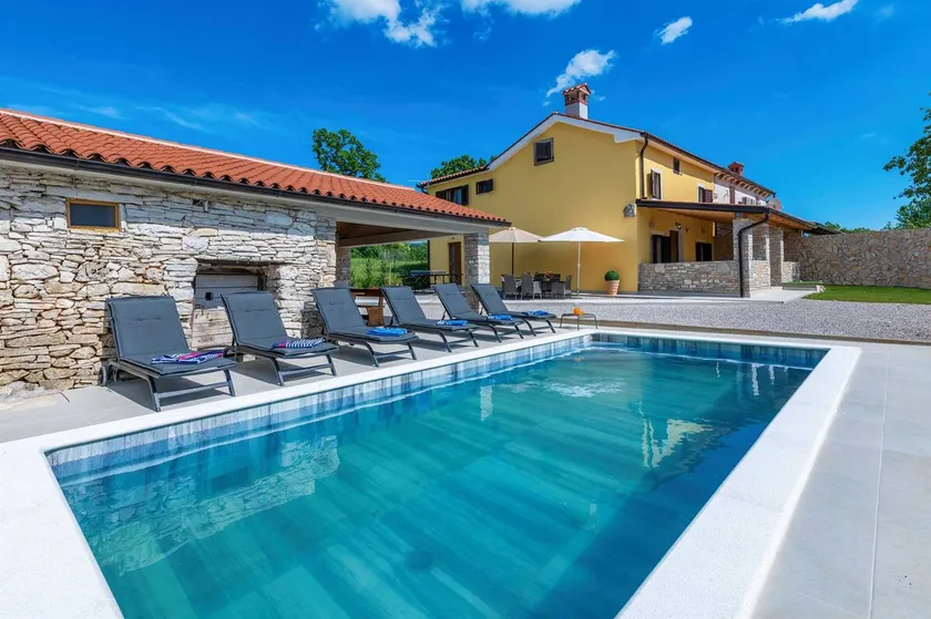 Seaside hideaway with a pool - Image 1
