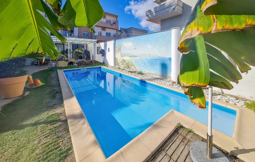 Villabel Holiday Home - Image 1