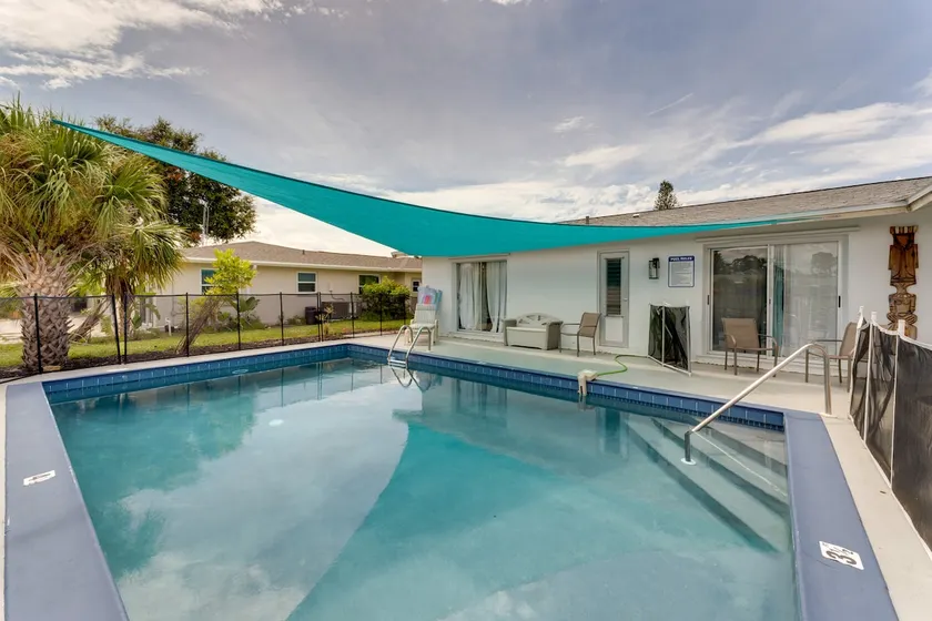 Heated Pool: Canal-Front Rotonda West Retreat - Image 1
