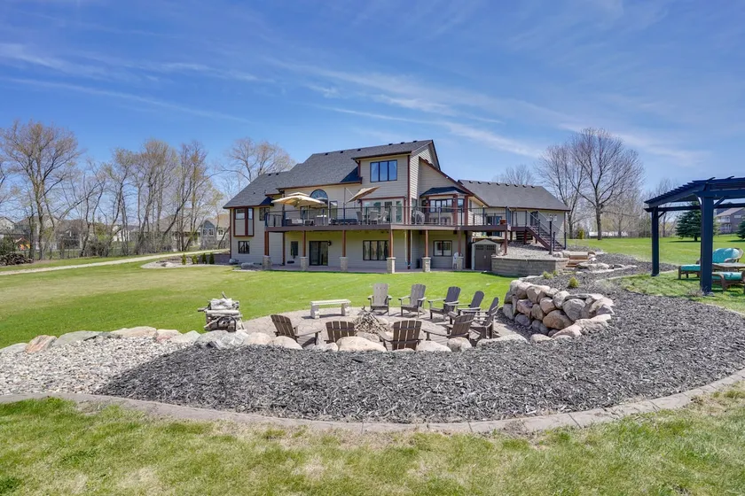 Expansive Retreat on 5 Acres in Shakopee! - Image 1