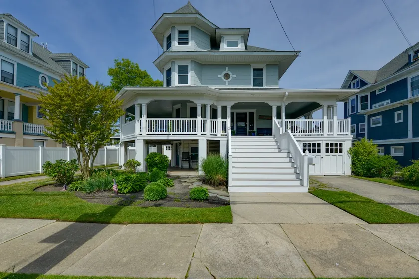 North Wildwood Home w/ Porch ~ 3 Blocks to Beach! - Image 1