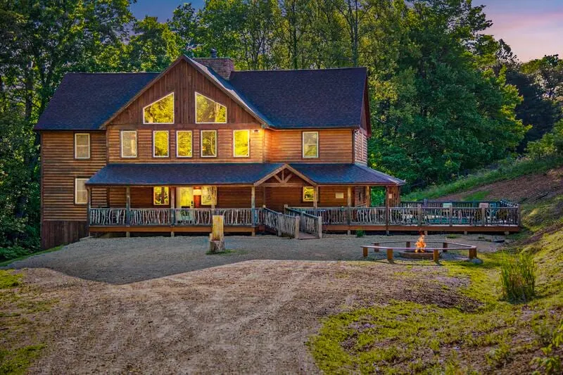 Creek Lodge | Hocking Hills, 7BR, Pool, Theater - Image 1