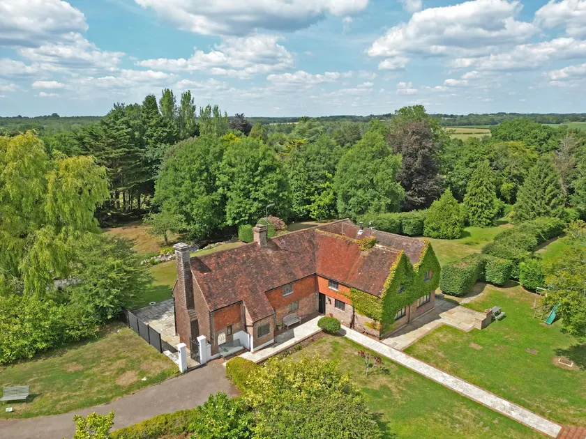 Gildridge Estate - Country home with tennis, Hot Tub, BBQ, Pool and Table Tennis - Image 1