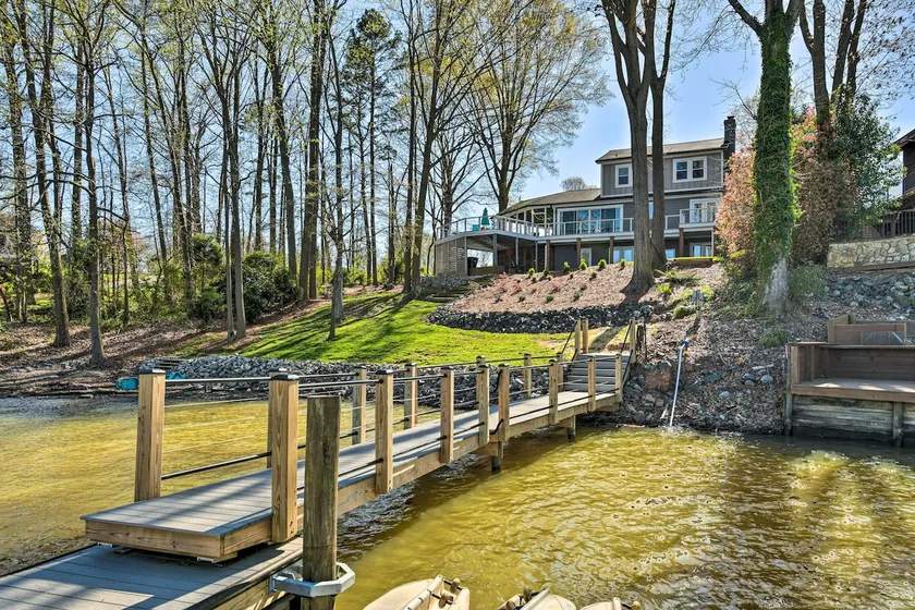4BR Riviera Paradise with Private Dock! - Image 1