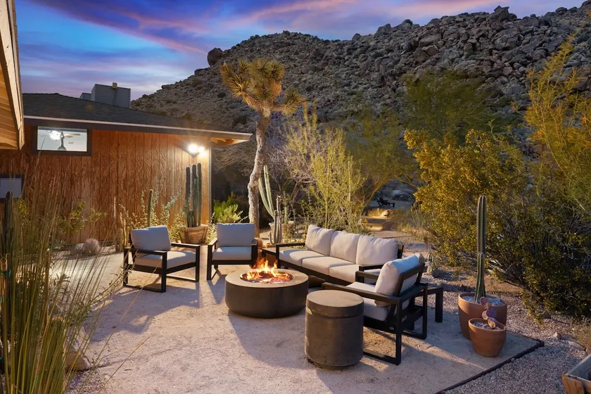 Moonbeam Mountain - Stylish Suites + Hot Tub - Image 1