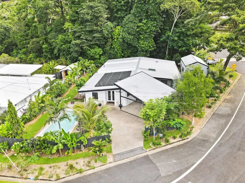 Maison Daintree - Mount Whitfield View - Image 1
