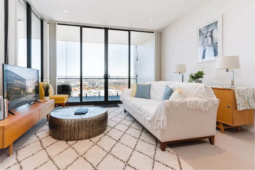 1-Bed with Amazing Views, Gym, BBQ & Parking - Image 1