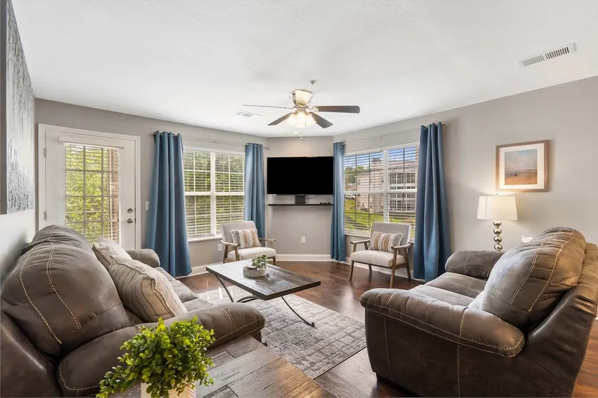 Tranquil Pondview Retreat - Balcony - Image 1