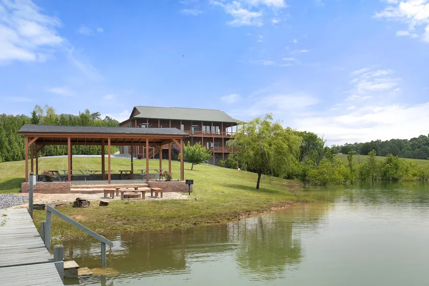 Wonderland Cove | Pet Friendly, On Lake, Fence! - Image 1