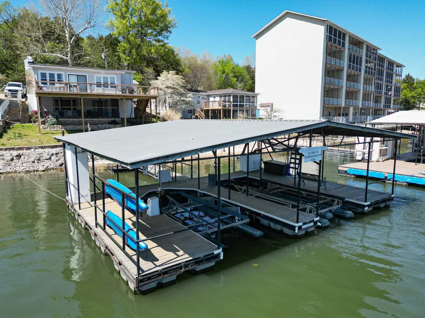Ultimate Waterfront Getaway, Amazing Lake View - Image 1