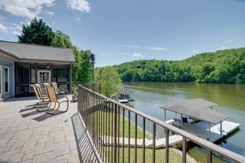 Waterfront Smith Mountain Lake Home w/ Boat Dock! - Image 1