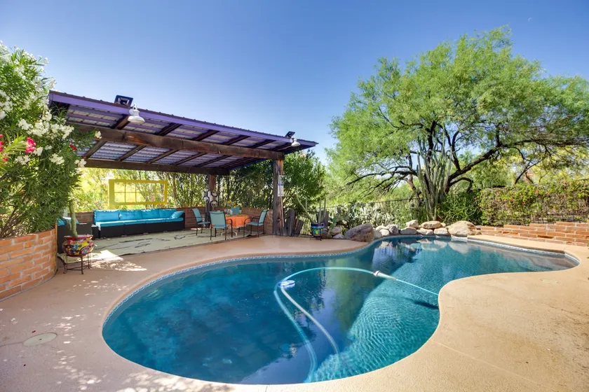 Eclectic Tucson Home 2 Mi to Saguaro National Park - Image 1