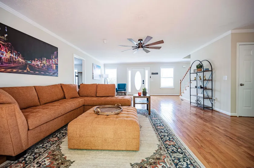 Spacious Home 25 minutes from Nashville! Sleeps 15 - Image 1