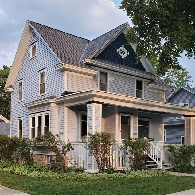 Historic Colonial in downtown De Pere, sleeps 9 - Image 1