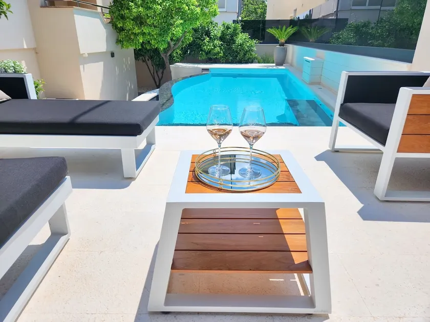 Calypso Royal Apartment - Image 1