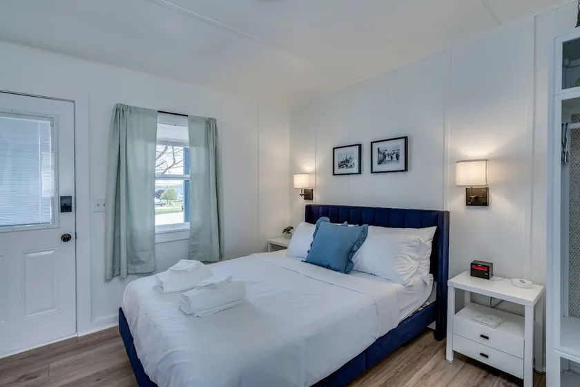 K's Motel - Fishermans Retreat - Room 5 - Image 1