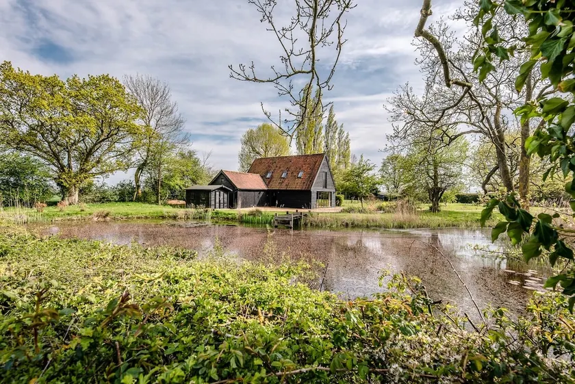 Gardiners Cottage Barn, Braiseworth - Image 1