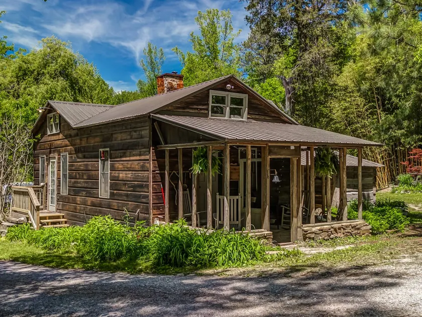 Farm House: Eco-farm Retreat at Kaluna Farm - Image 1