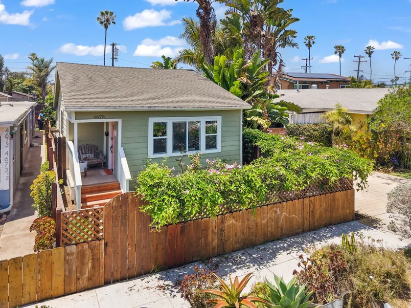 Lotus House by Coastline Vacation Rentals - Image 1