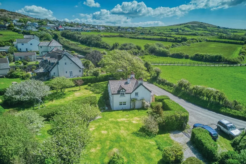 Dollars Cottage - 4 Bedroom Cottage - Llangennith - Image 1