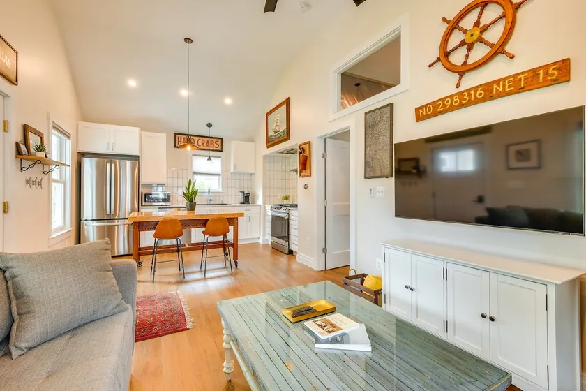 Modern Solomons Cottage Rental - Walk to Island! - Image 1