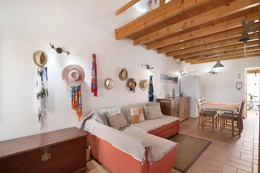 Ana Townhouse - Image 1
