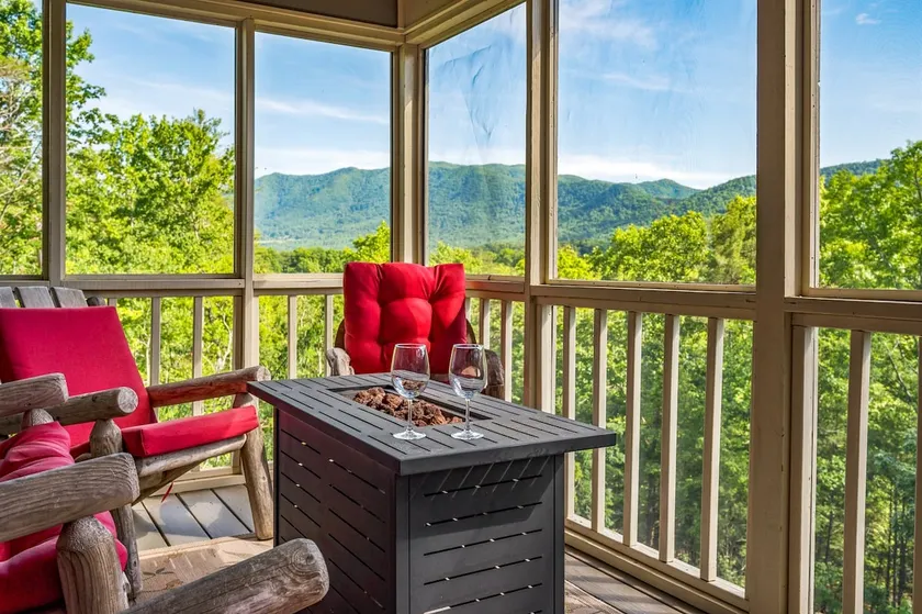 Mountain Views! Golf & Pool Min to Cades Cove - Image 1