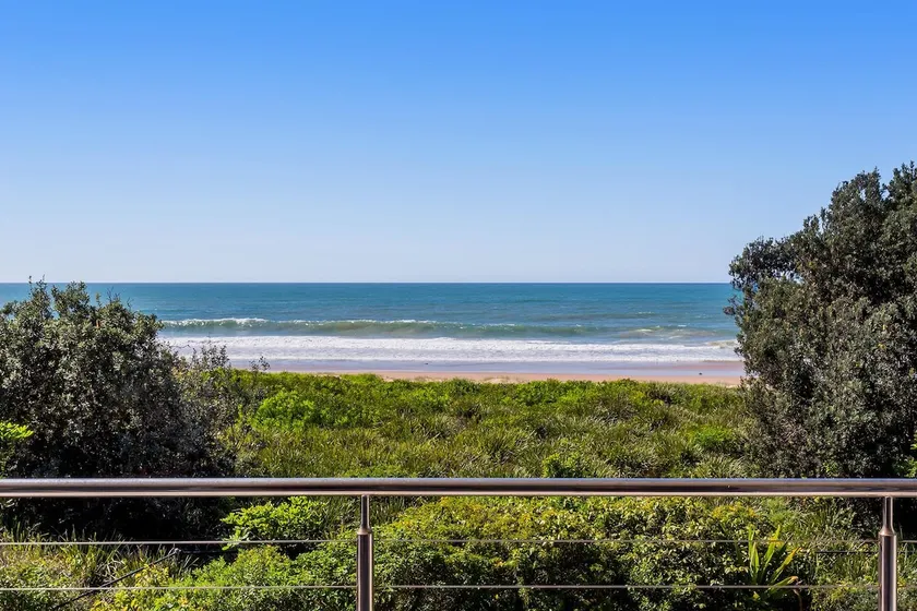 Tidemark backs on to the beautiful Diamond Beach, Ocean views at their finest - Image 1