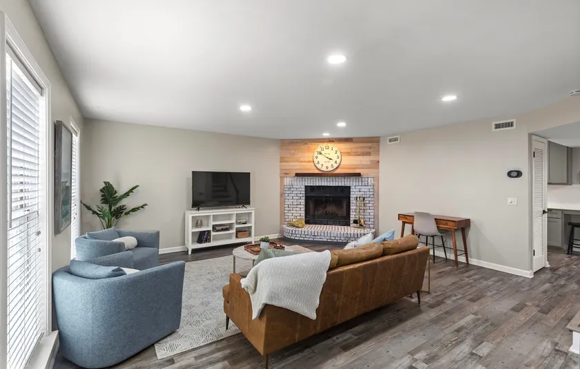 Newly Renovated, Dog Friendly, Stocked Kitchen - Image 1