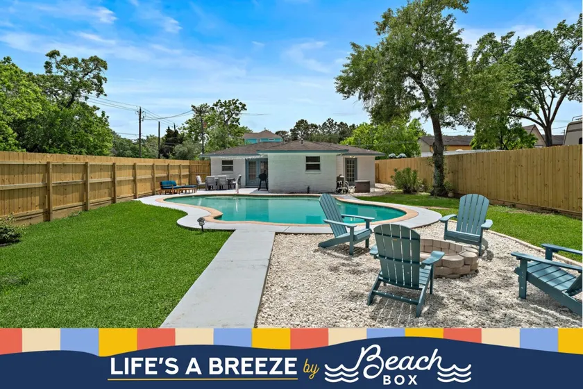 Relaxing Getaway w/ Pool Close to Kemah Boardwalk - Image 1