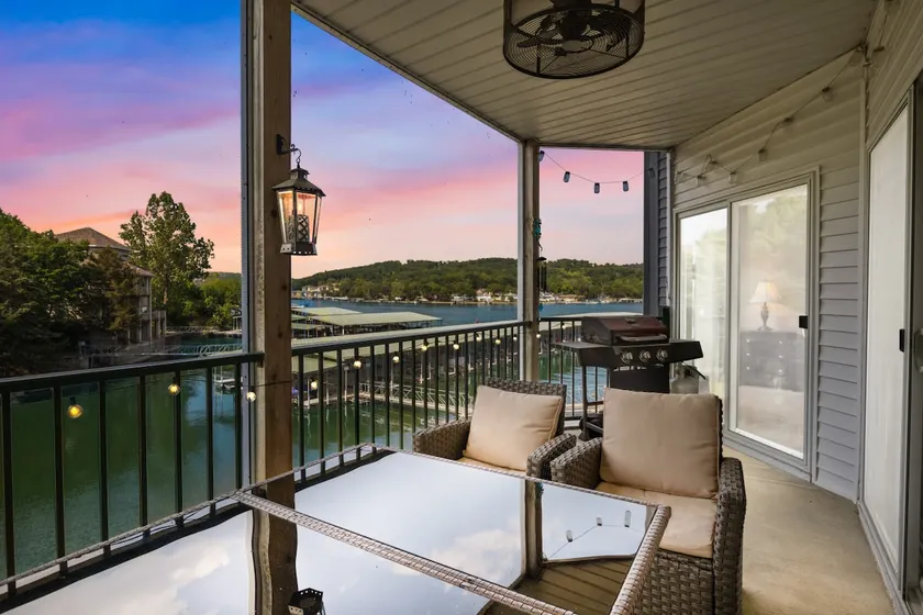 Cedar Heights Delight-Waterfront, Pools, & Wet Bar - Image 1