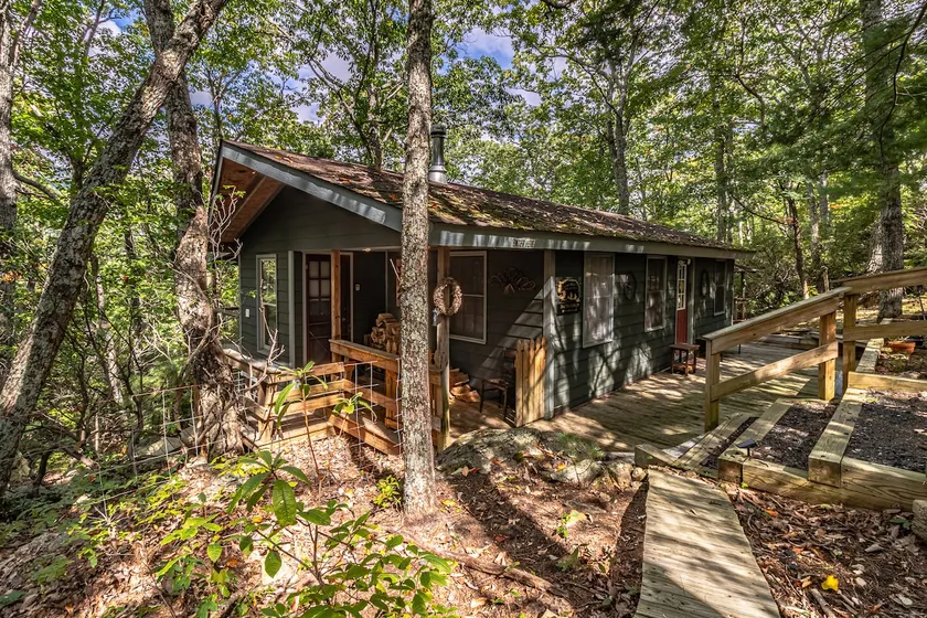 Bear Paw Cottage - Image 1