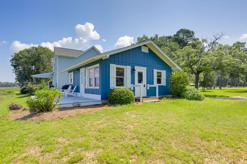 Waterfront Vacation Rental Home on Newport River! - Image 1