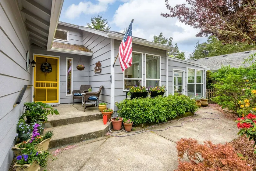 New Listing! Beautiful home, near river, gas grill - Image 1