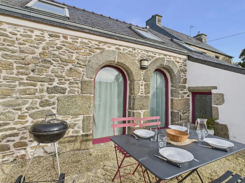 Charming vacation home with terrace and garden 200m from the beach - Image 1