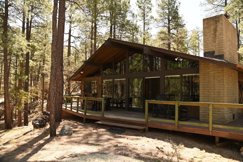 *Getaway in the Pines *Fireplace *BBQ *Peaceful - Image 1