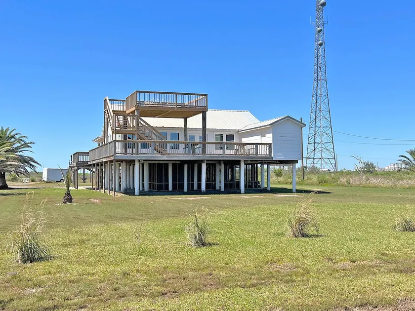 Mullet Hole - Beach Access - Island Realty - Image 1