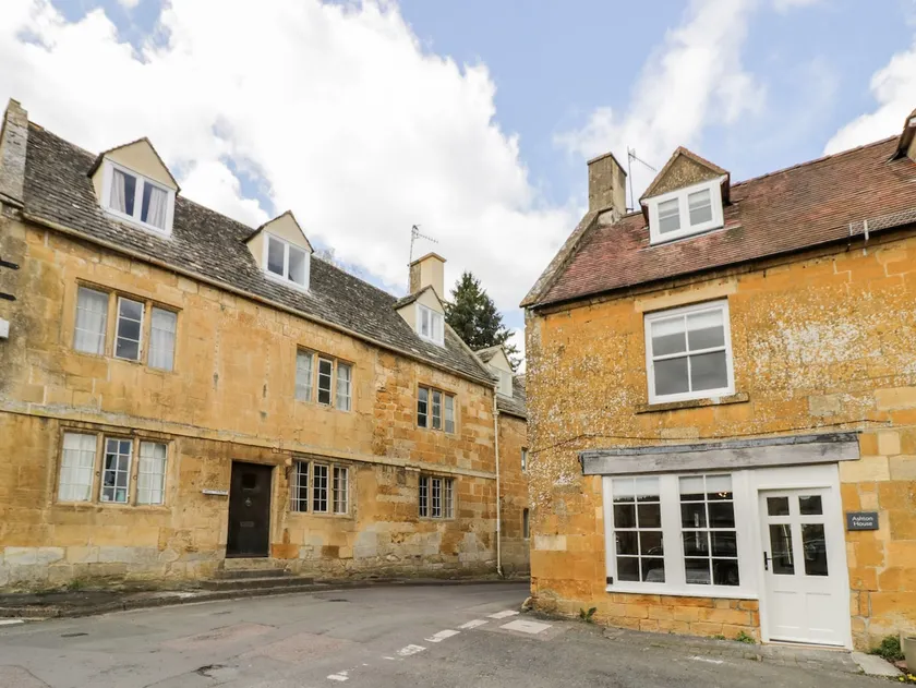 Ashton House - Image 1