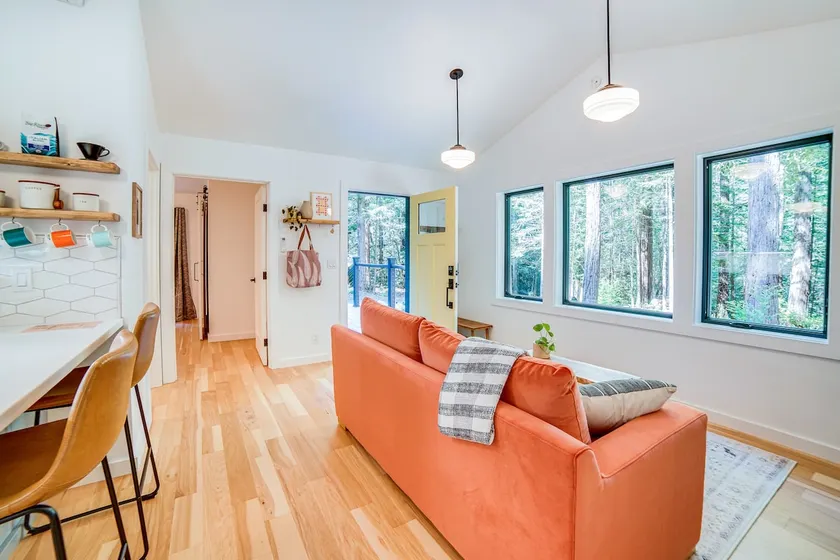 Peaceful Mendocino Cottage Surrounded By Redwoods - Image 1