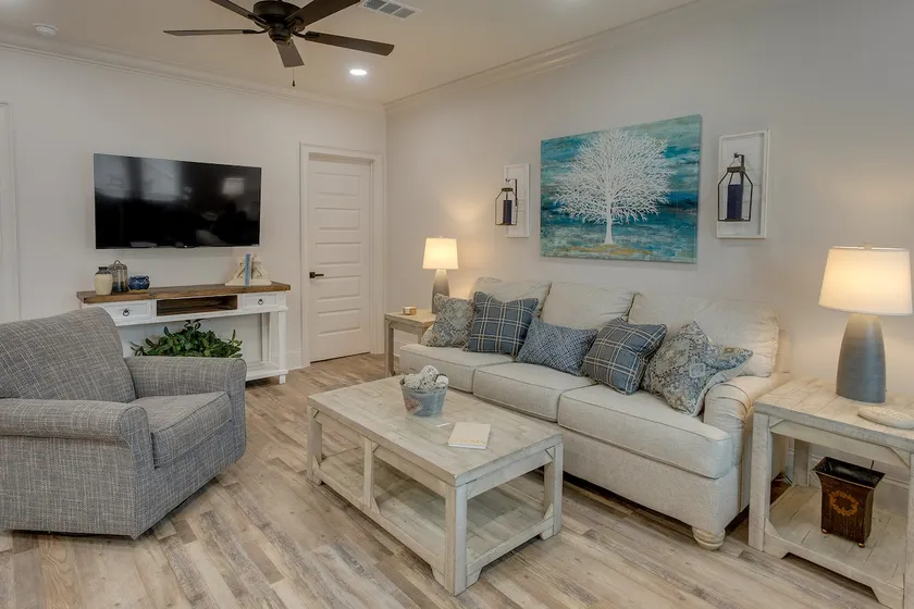 Wfh-friendly Condo Rental in Nashville, Georgia! - Image 1