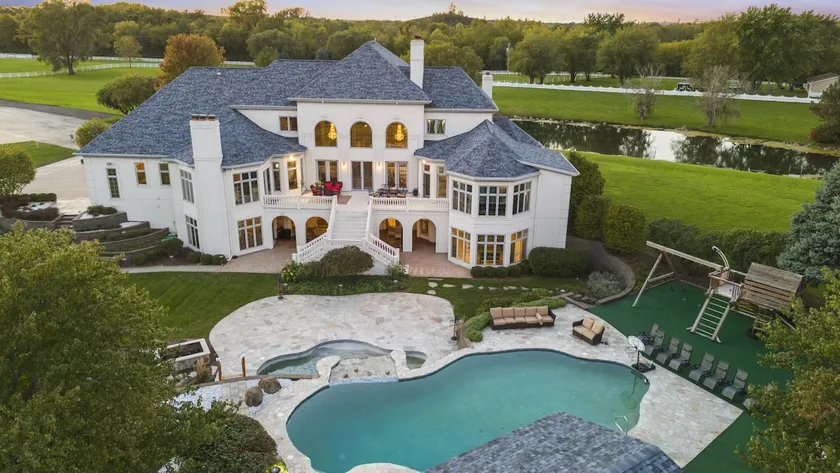 12,000 SF Mansion w/Pool & Lakeview - Image 1